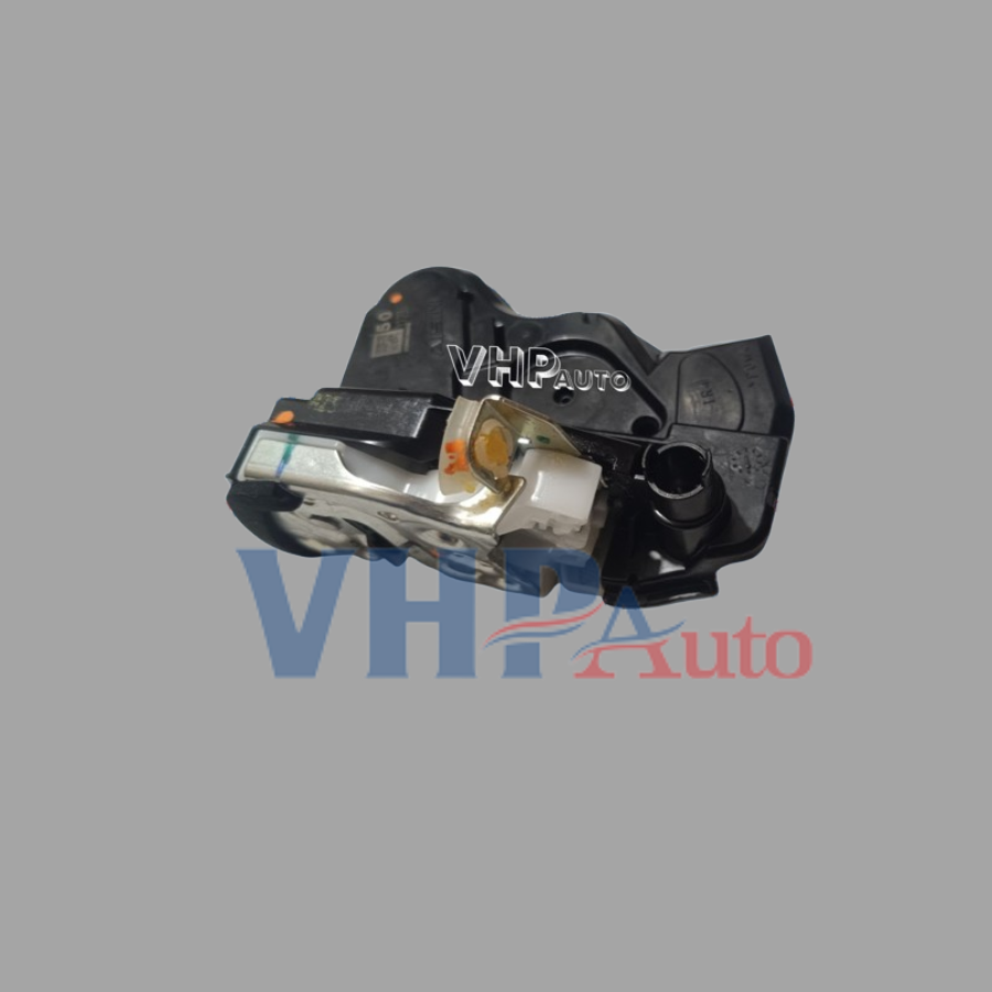 Cơ cấu khóa cửa trước phải Suzuki XL7 82210-76M52-000 - Sao chép